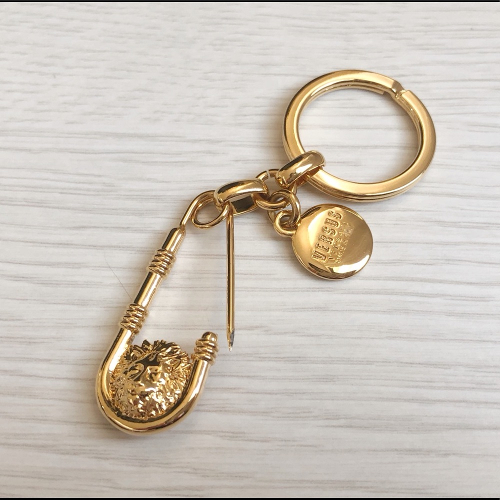 B/N Authentic Versus Key Chain - Picture 2 of 2